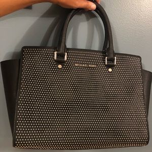 MK trapeze purse